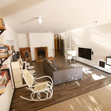 Large 120m With Garden And Cat Near Zoo