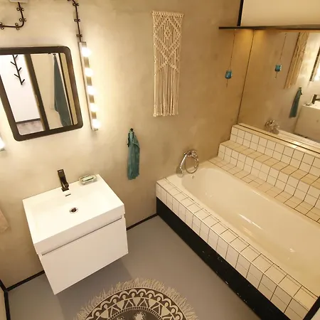 Apartment Large 120m With Garden And Cat Near Zoo *