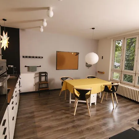 Large 120m With Garden And Cat Near Zoo *
